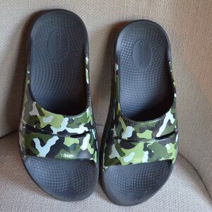 Oofos Recovery Ooahh Sandals Black Green Camo Slip On Slides Men 8 Women 10 Eu 4